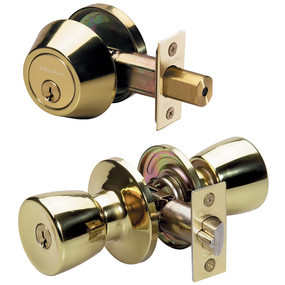 Tulip Style Knob Entry Door Lock with Single Cylinder Deadbolt Combo Pack (KW1) Polished Brass -by Master Lock